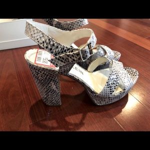 New Anne Klein Snakeskin platform sandals 9